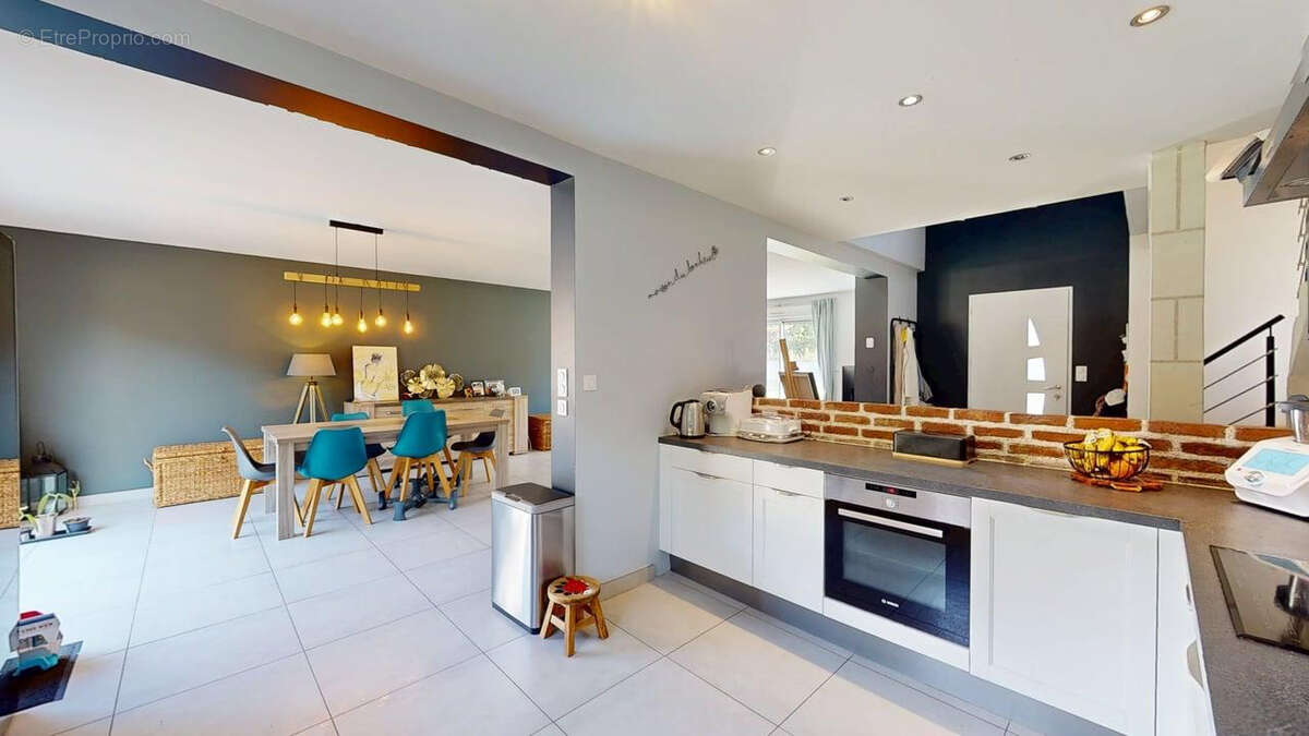 Maison à CANDE-SUR-BEUVRON