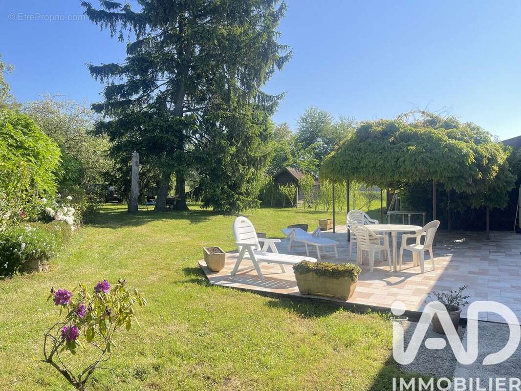 Maison 208 m² à Saint-Valerien  - photo 3