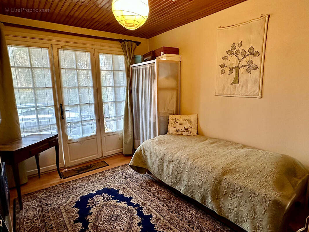 Maison à MILON-LA-CHAPELLE