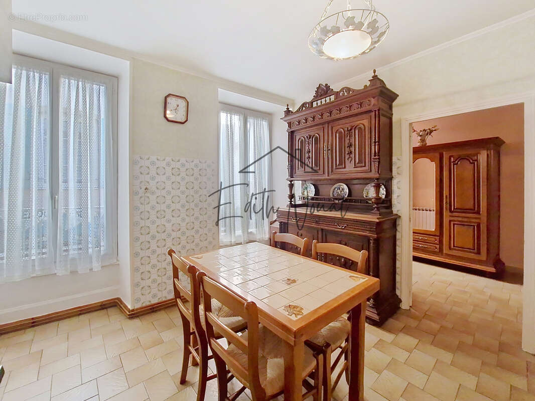 Duplex à rénover au cœur de Millau : le potentiel à l’état pur ! - photo 7