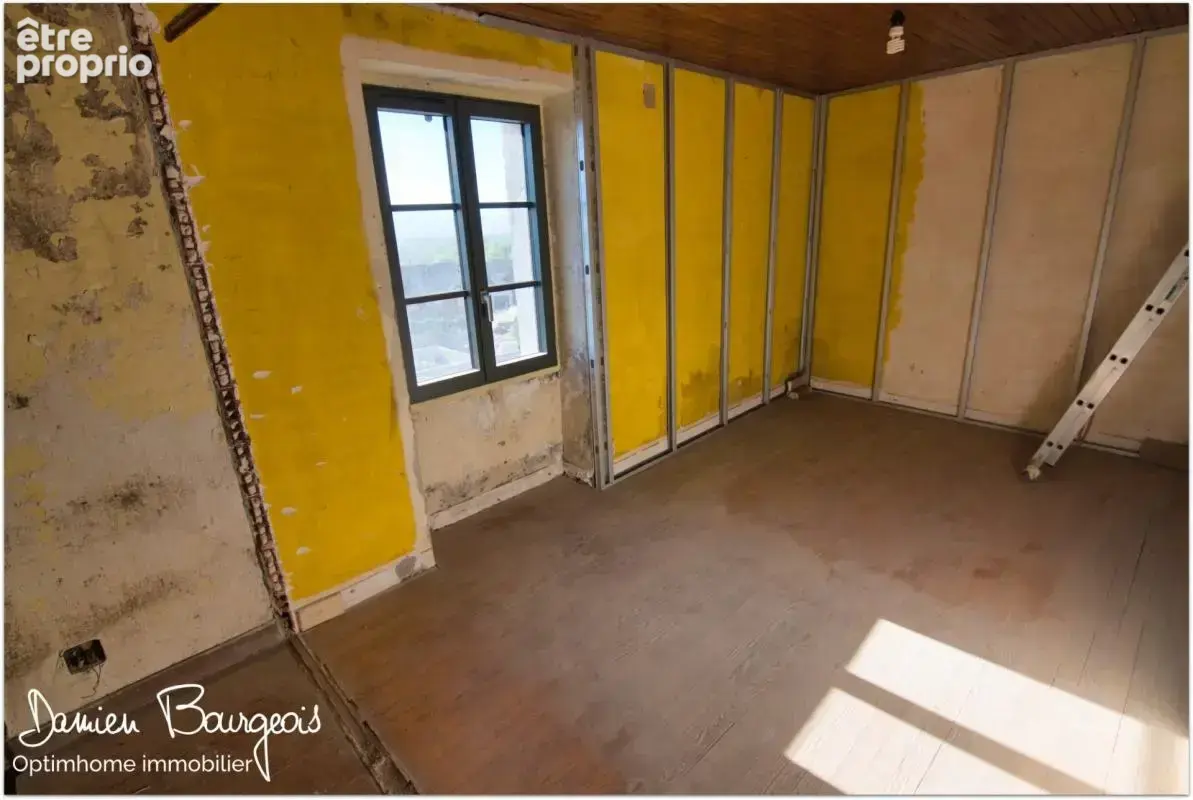 Maison mitoyenne brute avec fort potentiel d'environ 84 m² (110 m2 sol) - photo 10