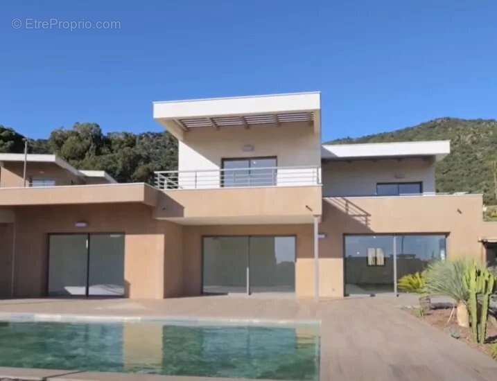 Maison à LE LAVANDOU