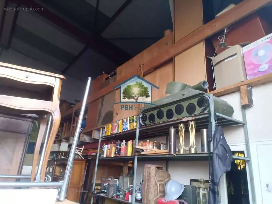 Commerce à SAINTE-SAVINE