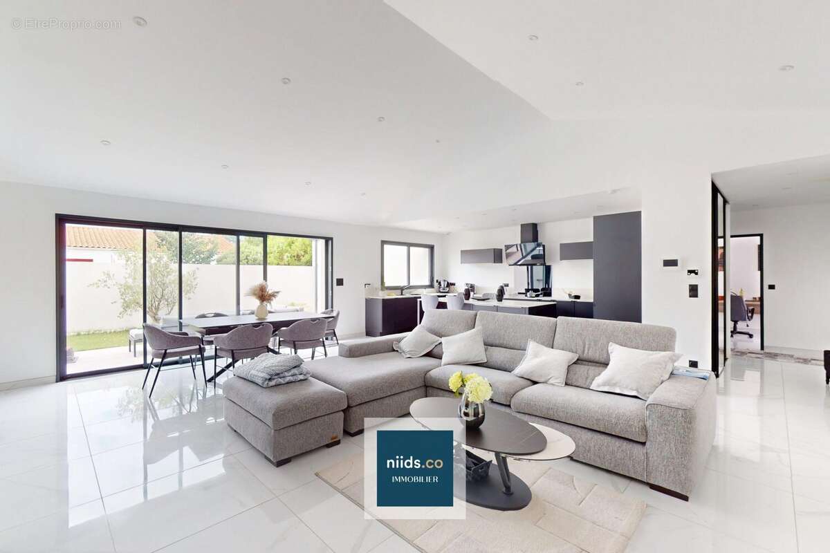 Maison à NIEUL-SUR-MER