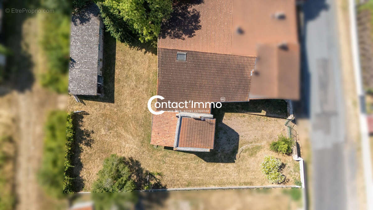 Maison 176 m² à Ravel  - photo 2