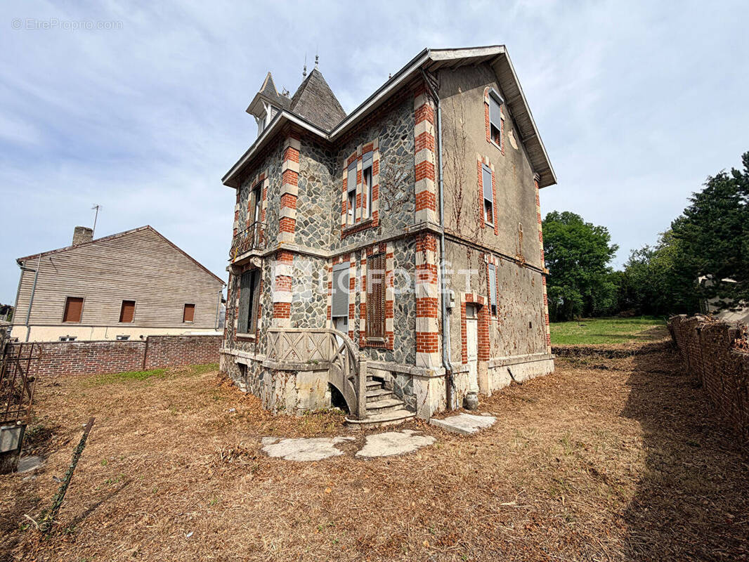 Maison à VOUZIERS