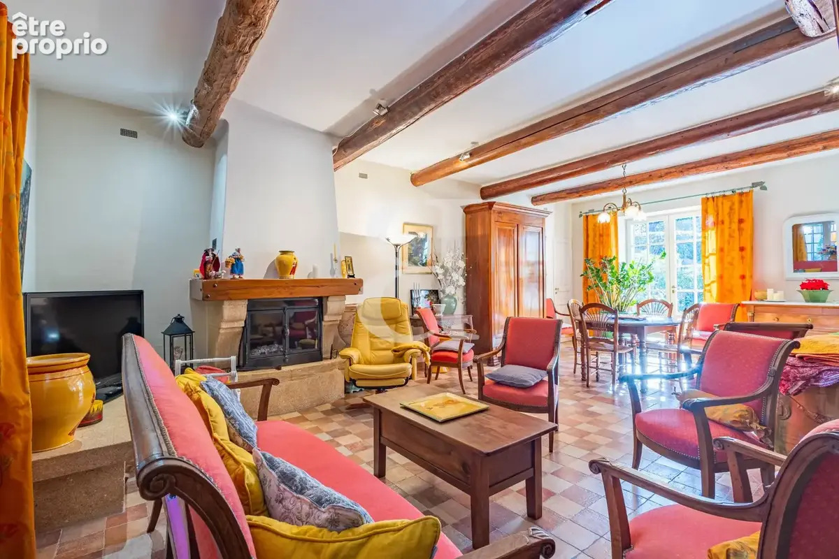 Maison 6 pièces 165 m² à vendre à Saint-Etienne-Du-Gres (13103) - photo 9