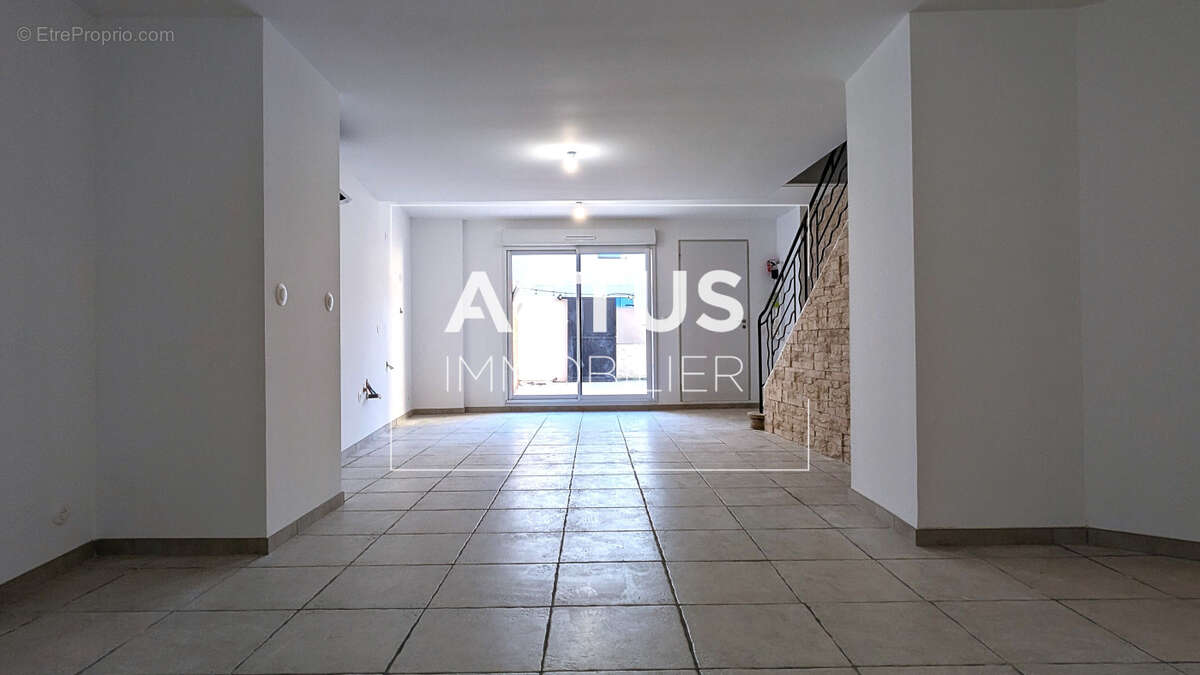 Maison 141 m² à Eyragues  - photo 4
