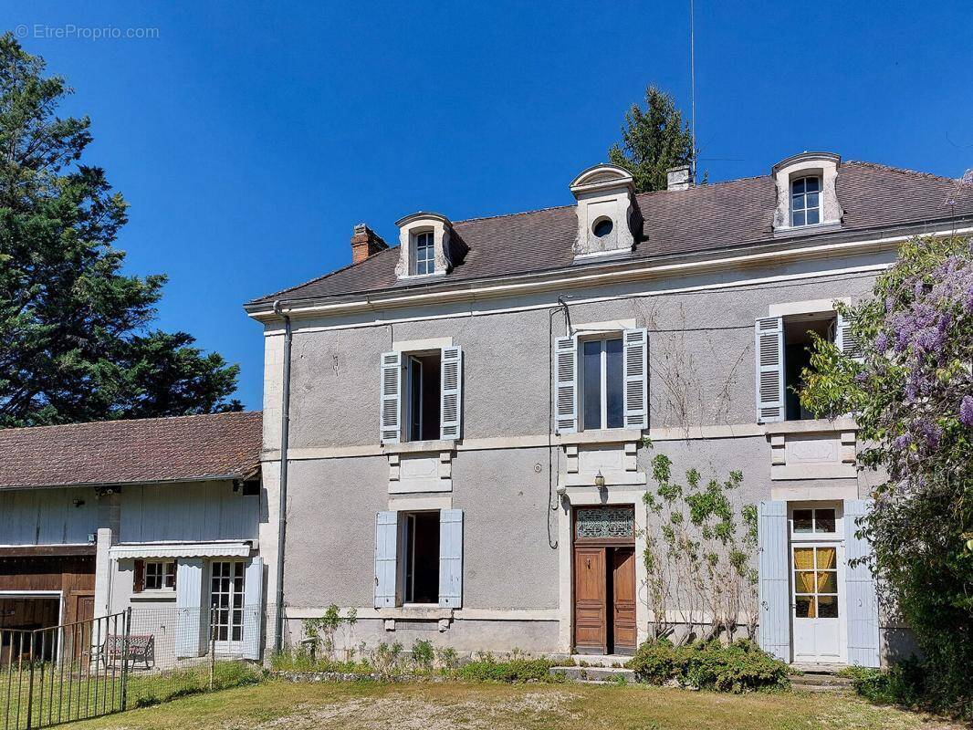 Maison à SAINT-ASTIER