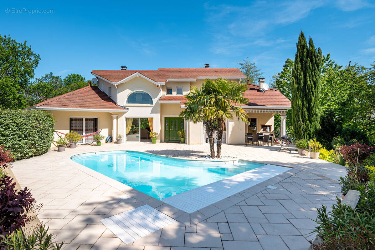 Maison à SAINT-BONNET-DE-MURE