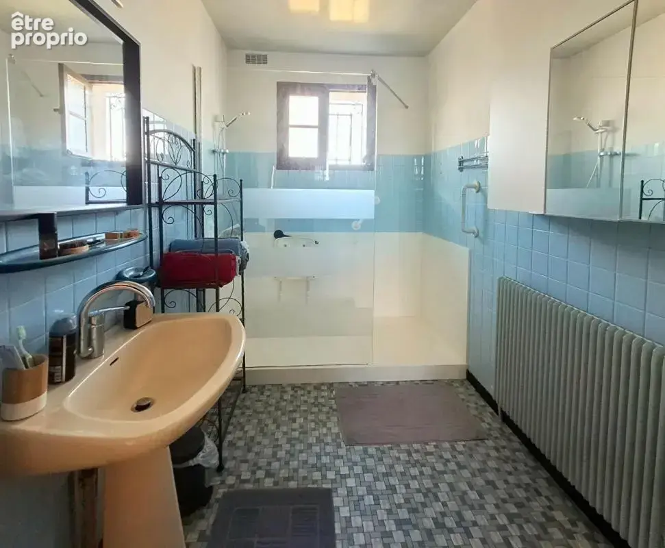 Maison dans une impasse, 90 m² habitables + 90 m² supplémentaires avec chambre et salle d'eau,  grand garage et jardin de 779 m² - photo 11