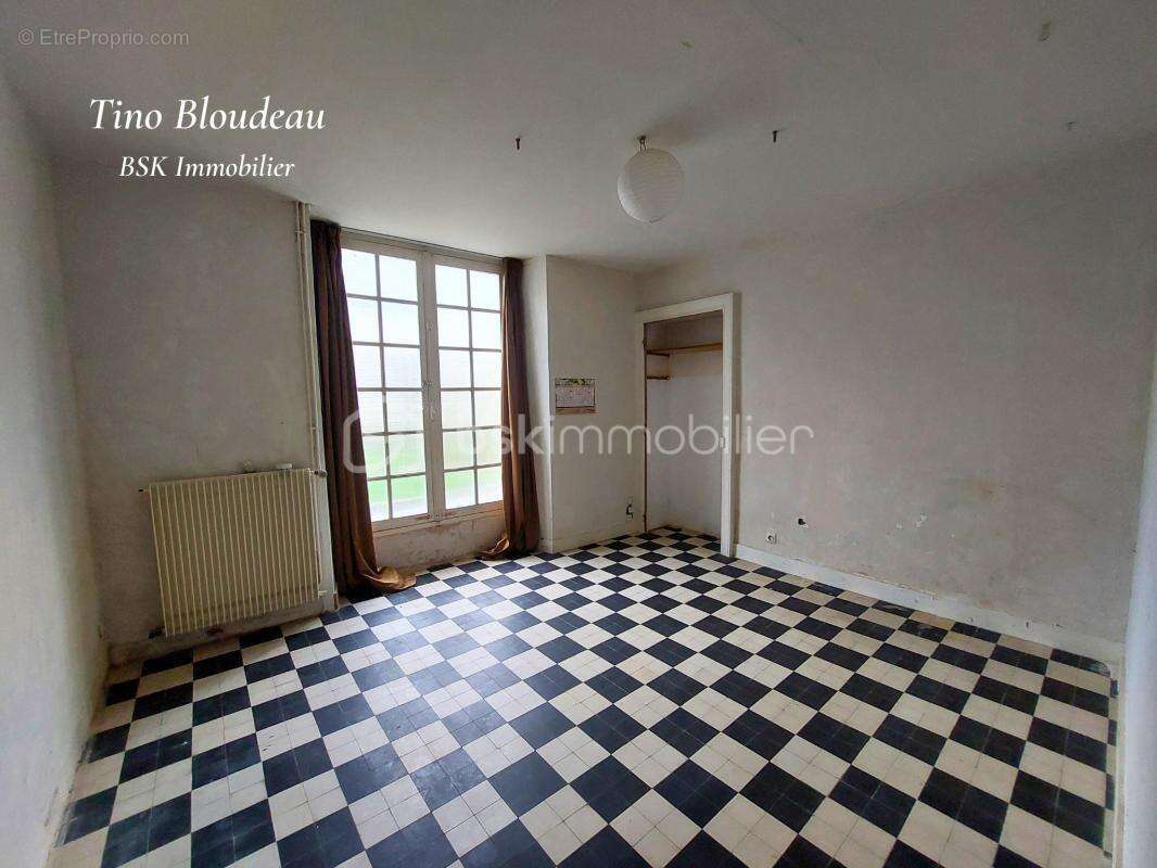 Maison de caractère avec dépendance au cœur de Limeray - photo 8