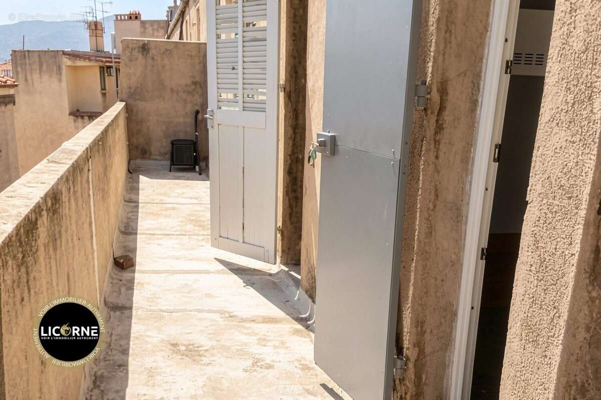 Balcon - Appartement à MARSEILLE-4E