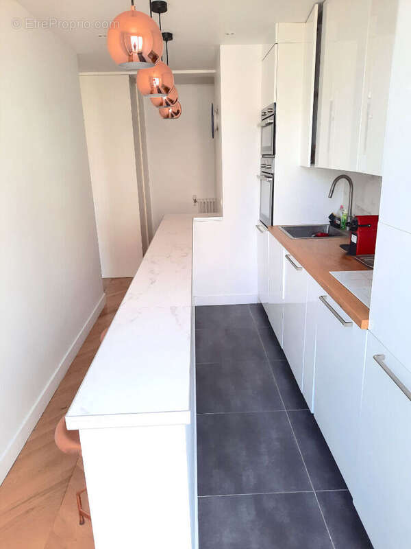 Appartement à PARIS-15E