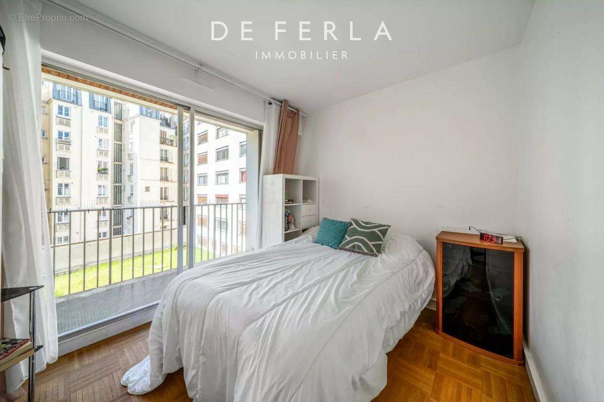 Appartement à PARIS-14E