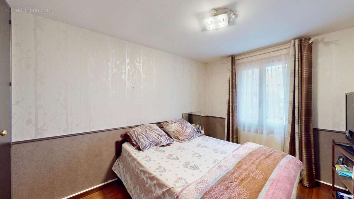 Maison familiale ou PMR  77 Chevru 7 pièce(s) 130 m2   230 000 - photo 9