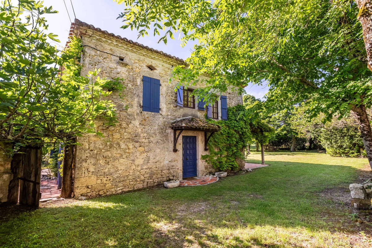 Country house with annexe, pool and land - photo 8
