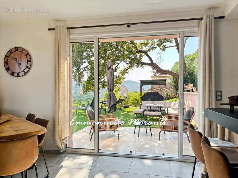 Maison à BAGNOLS-EN-FORET