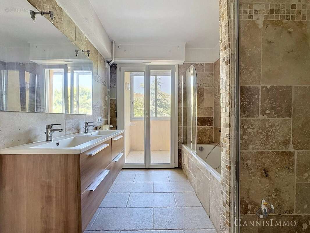 Appartement à LE CANNET