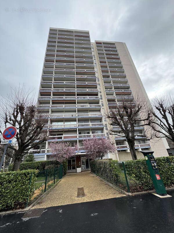 Appartement à SAINT-ETIENNE