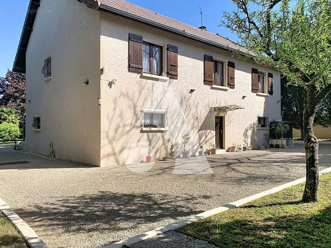 Maison à SAINT-MARTIN-EN-BRESSE