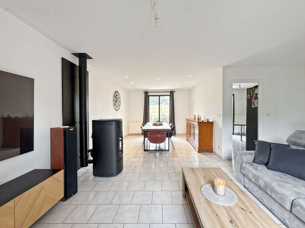 Maison à VERNEUIL-SUR-SEINE