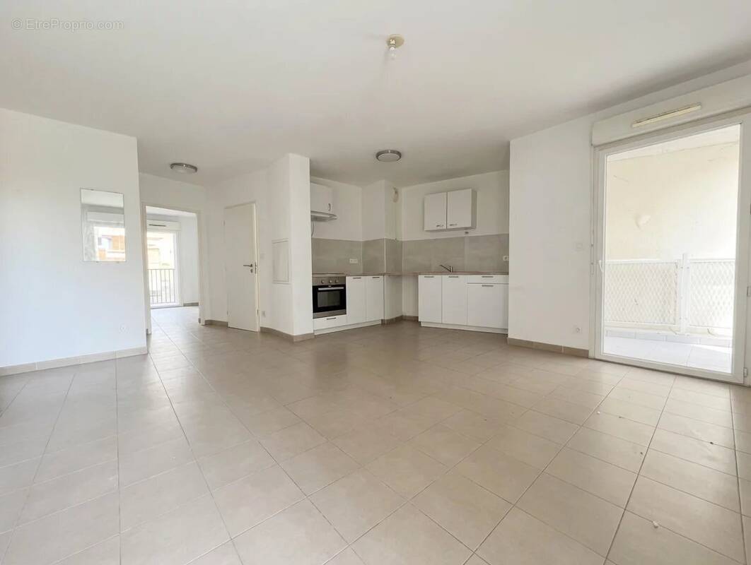 Appartement à MARSEILLE-3E
