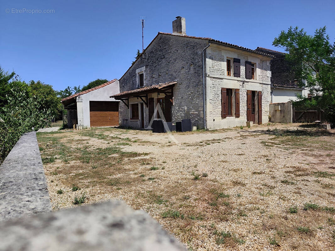 Maison à LE SEURE