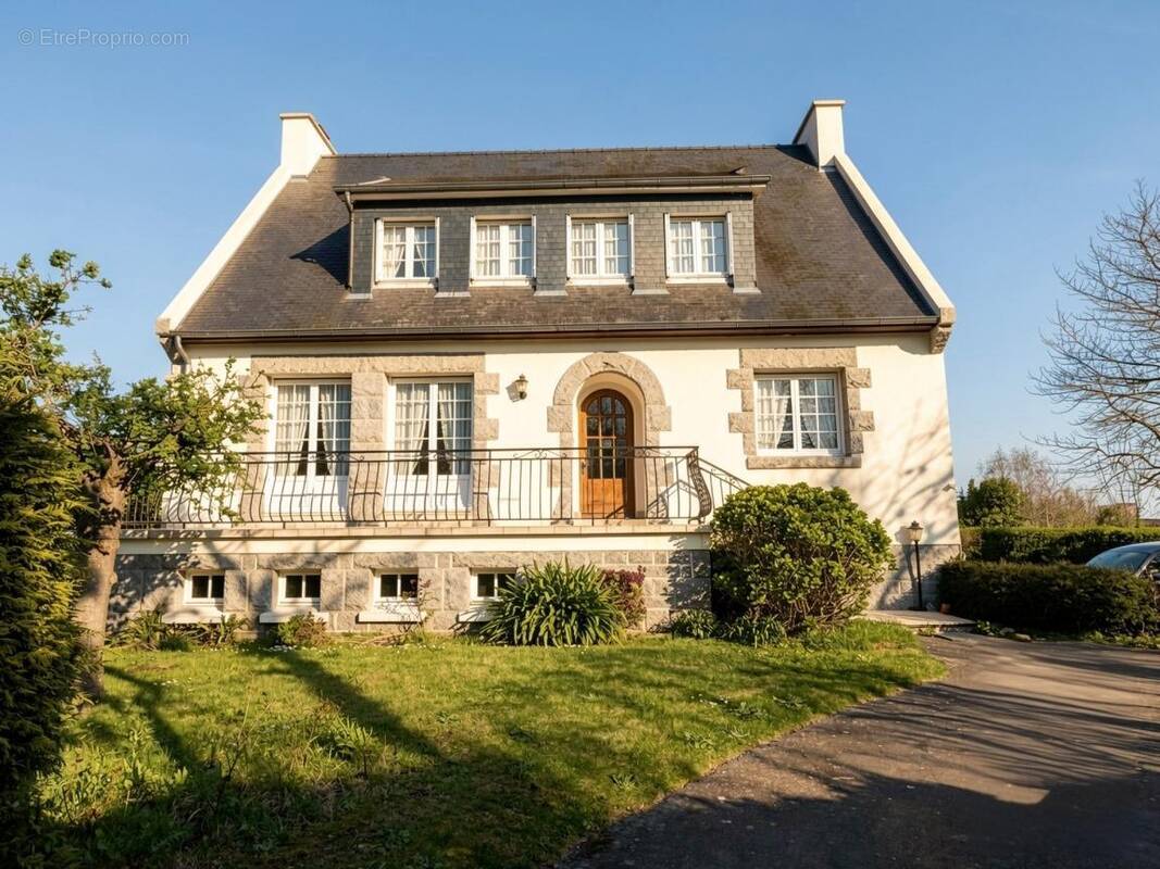 Maison à PLOUGONVEN