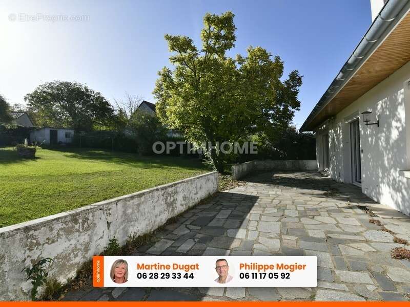 Maison à CREUZIER-LE-VIEUX