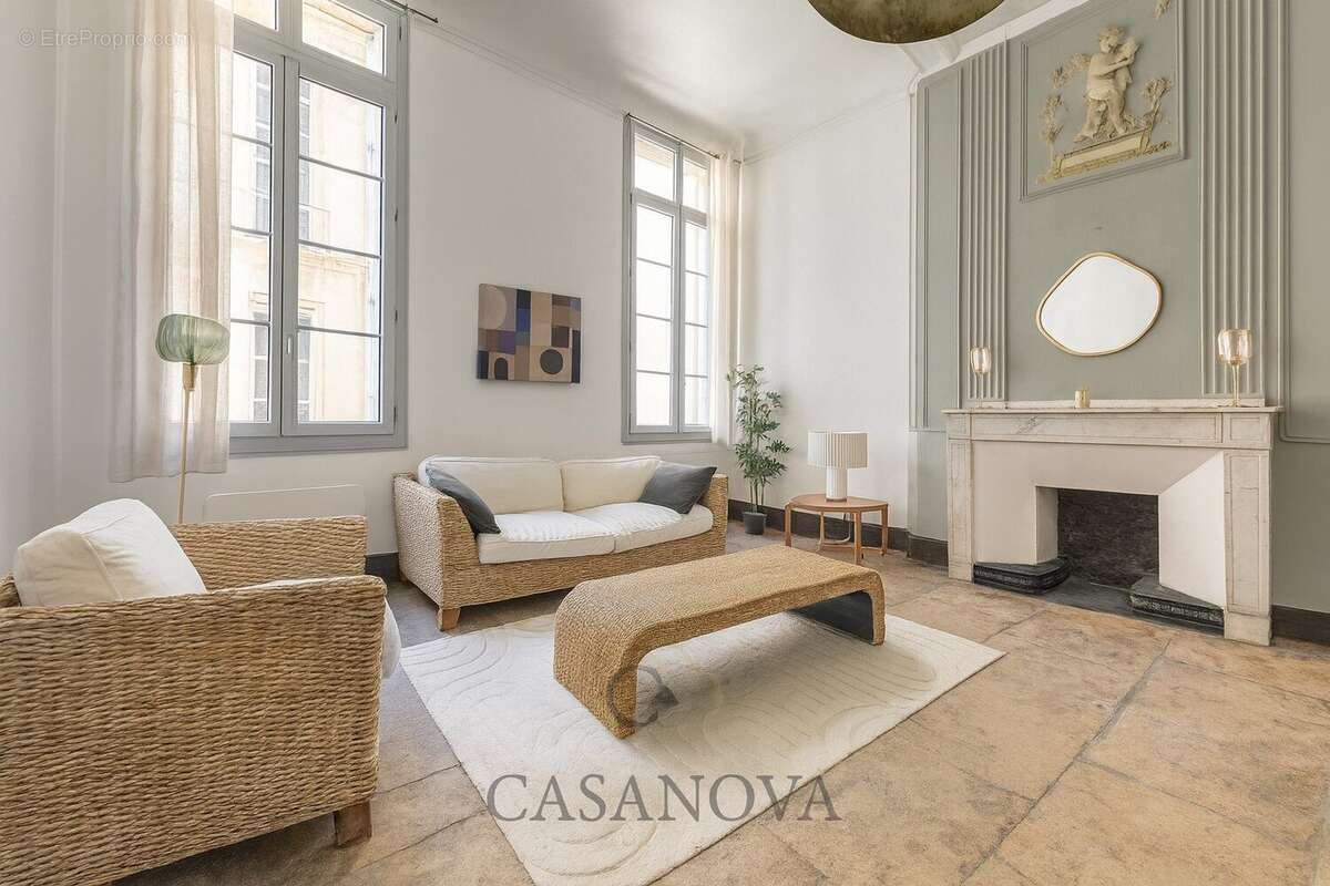 Appartement bourgeois rénové de 61 m² avec cheminée dans l'Écusson à Montpellier - photo 10