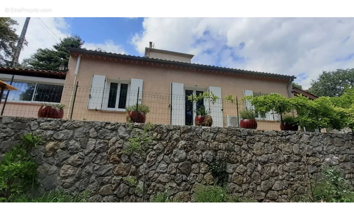 Maison à FLASSANS-SUR-ISSOLE