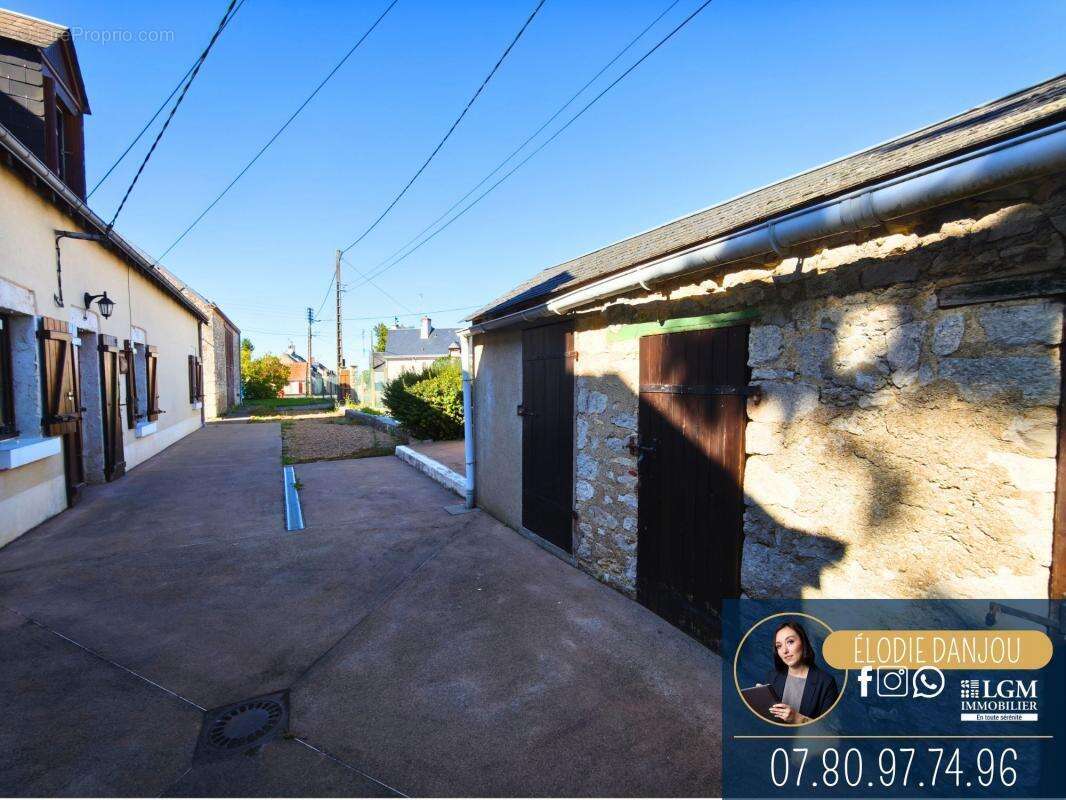 Maison à PERONVILLE