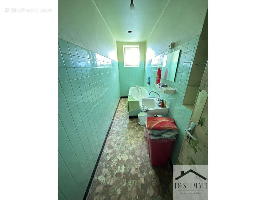 Maison à CHASSENEUIL-SUR-BONNIEURE