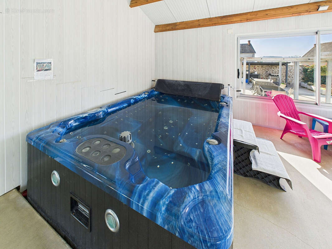 Maison à BOUSSAC-BOURG