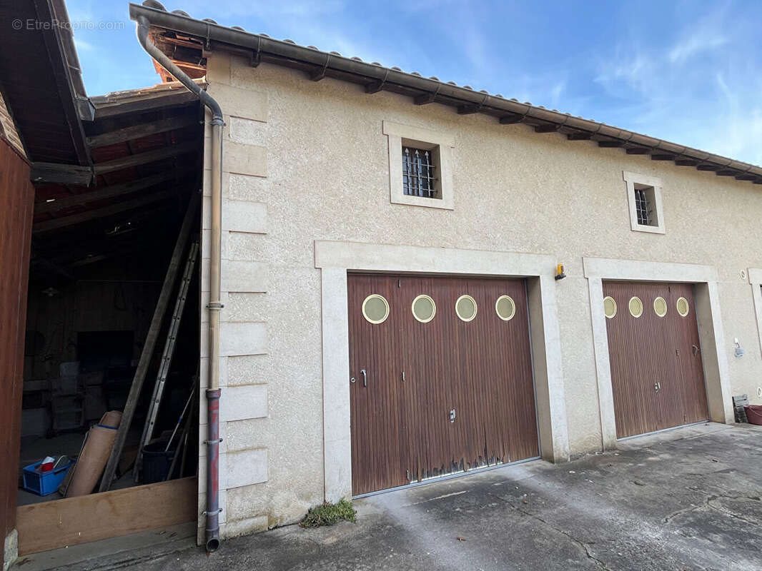 Maison à SAINT-PIERRE-D'EYRAUD