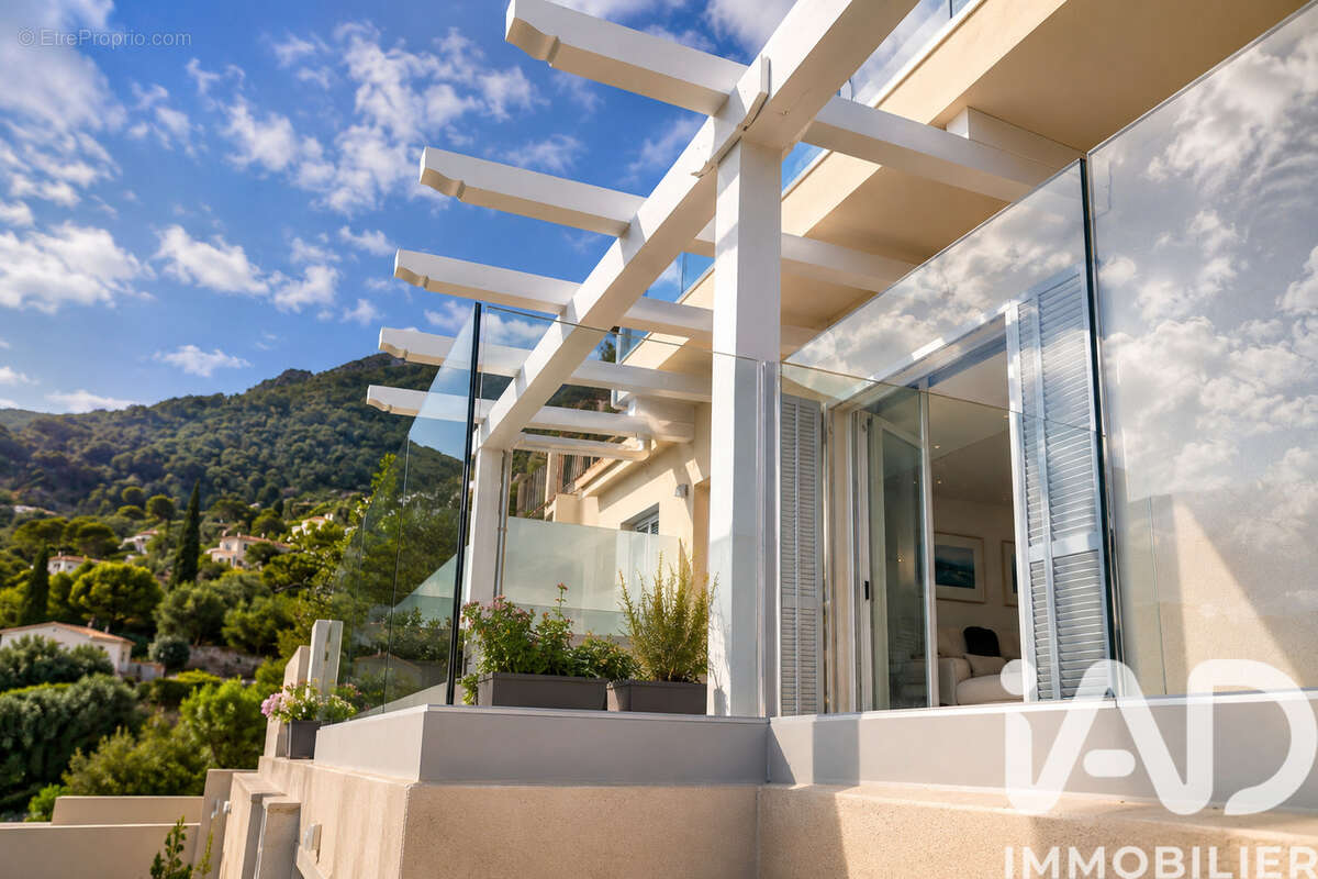 Appartement 106 m² à Roquebrune-Cap-Martin  - photo 2