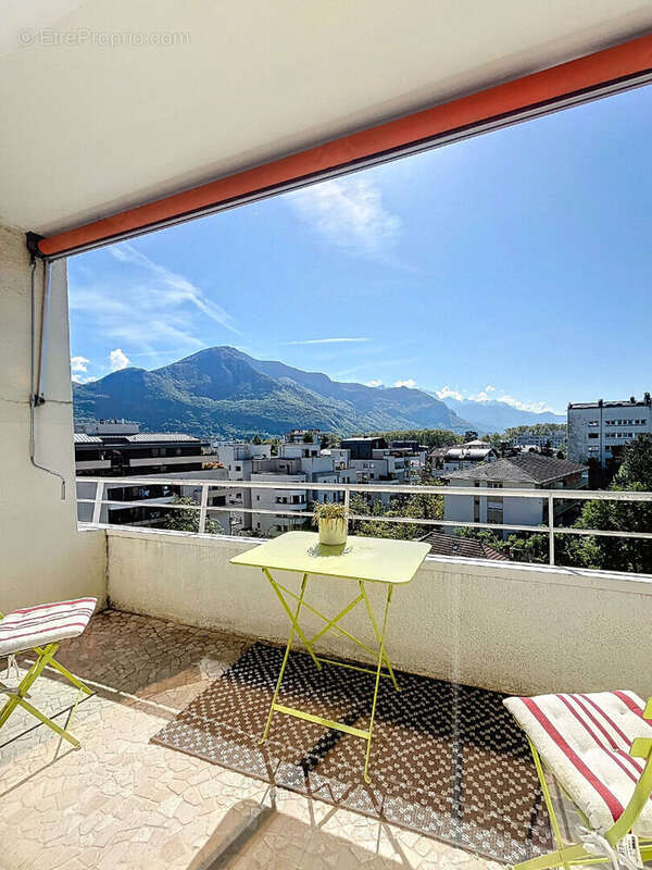 Appartement T4 95 m² rénové au coeur du Triangle d'Or d'Annecy - photo 5