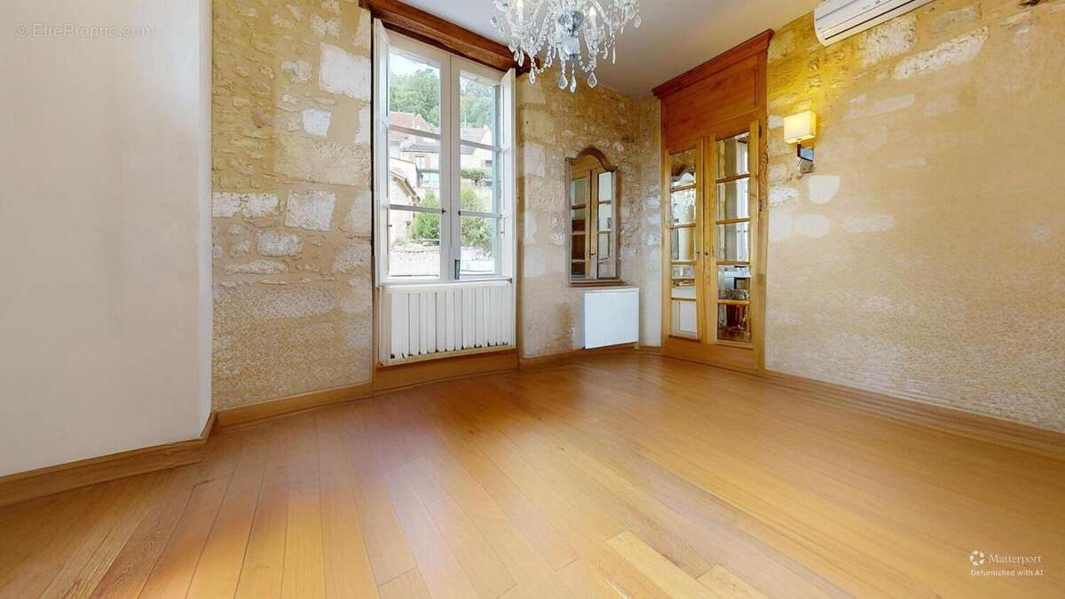 Maisondecaractereentierementrenoveedequatrechambre - Maison à SAINT-CYPRIEN