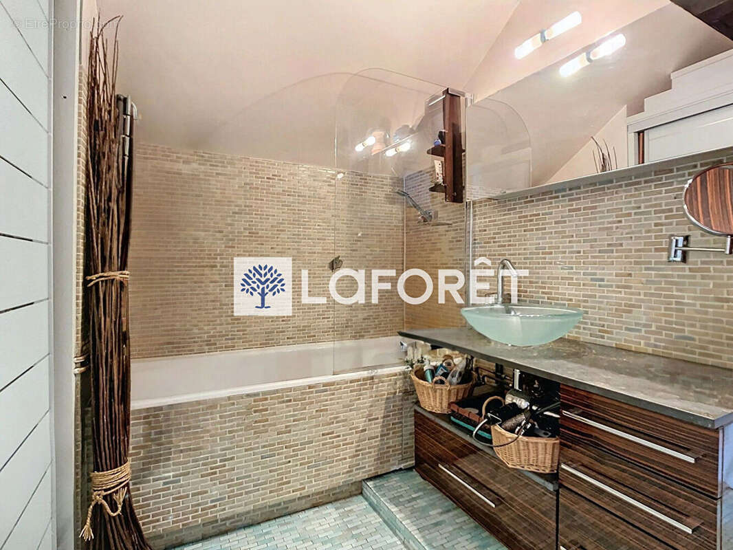 Maison à SAINT-NOM-LA-BRETECHE