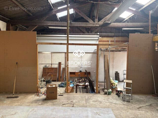 Int entrepôt côté - Commerce à LE PERREUX-SUR-MARNE