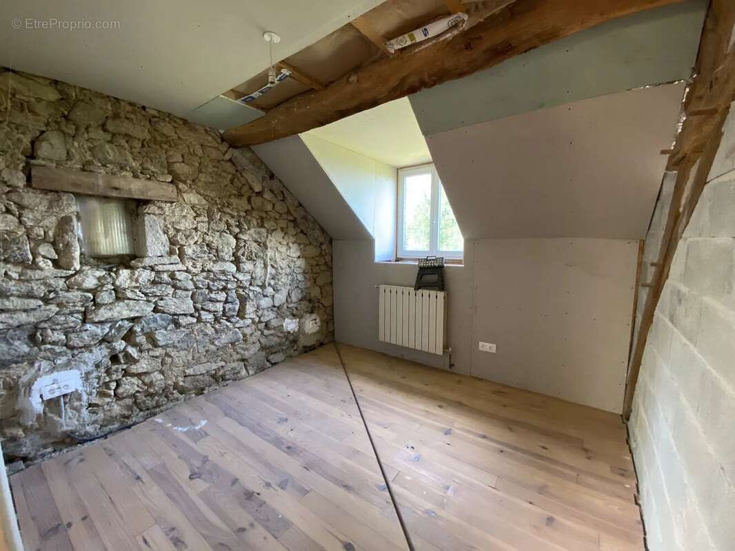 Maison à DOMPIERRE-LES-EGLISES