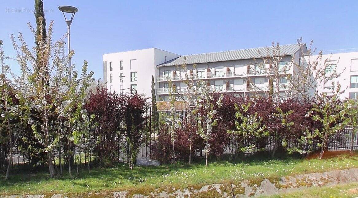 INVESTISSEMENT LOCATIF  Compans  Résidence d'Affaires Cap West - Compans - 7,16% de rentabilité - photo 1