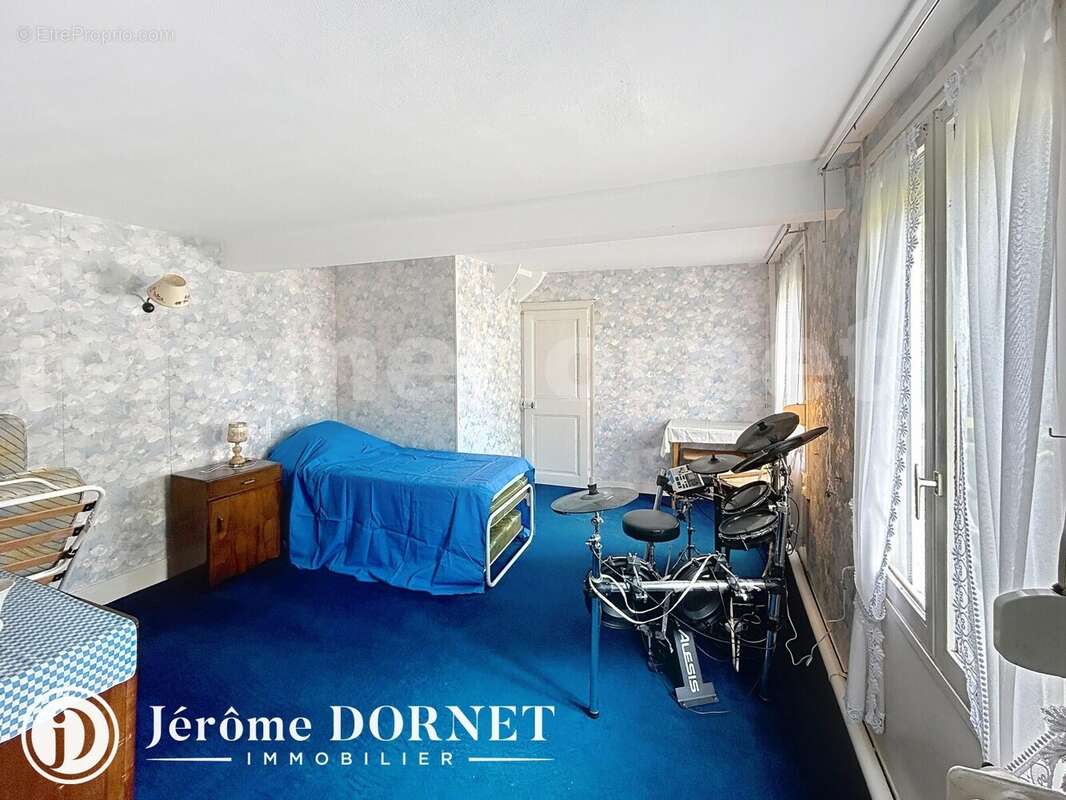 sin_0010 - Maison à GRANDVILLIERS