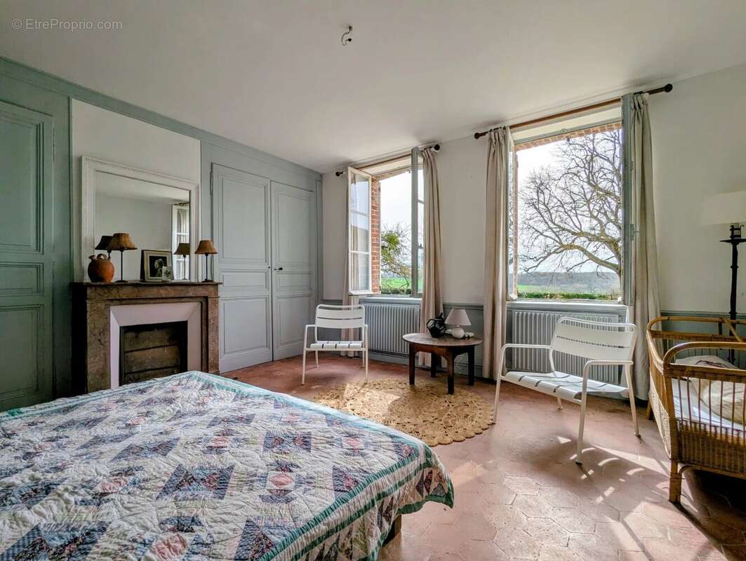 Maison à FONTAINE-SOUS-JOUY