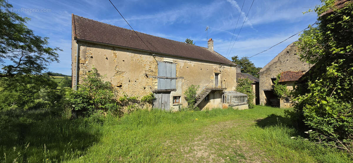 Maison à NUARS