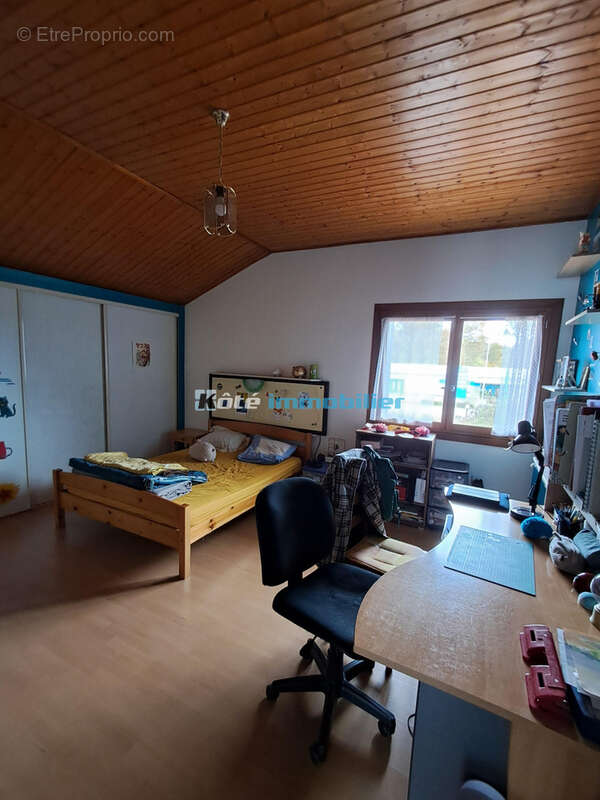 Ancien restaurant transformable en appartements ou habitation avec espace nuit a l'etage sur 3000 m2 de terrain - photo 11