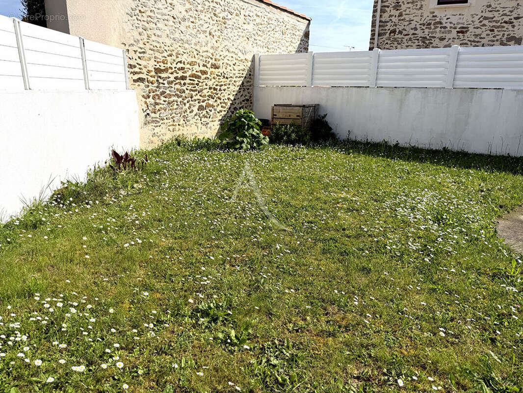 Maison à AVRILLE