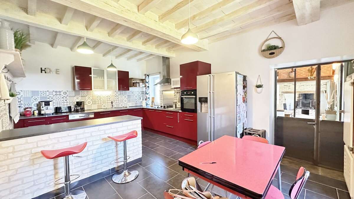 Maison bourgeoise du XVIIe siècle à vendre proche de Dax  Propriété de caractère avec dépendances, piscine et grand terrain - photo 6