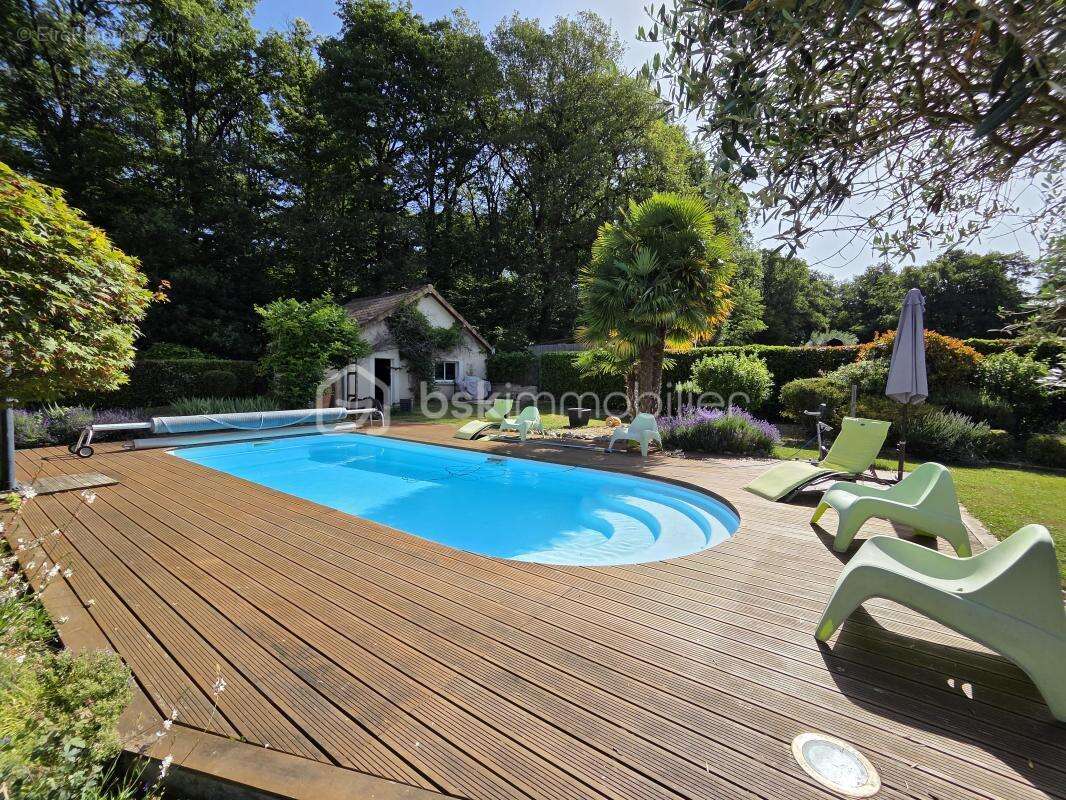 Magnifique Propriété de charme de 204m² à Chaulgnes avec Piscine et dépendances - photo 27
